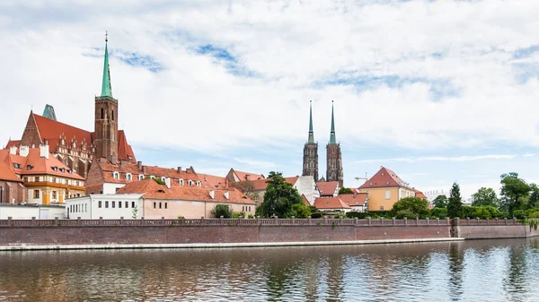 Pohled na kostely v Ostrow Tumski v Wroclaw — Stock fotografie