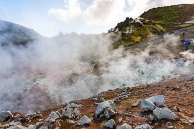 turistler Landmannalaugar springs fotoğraf çekmek