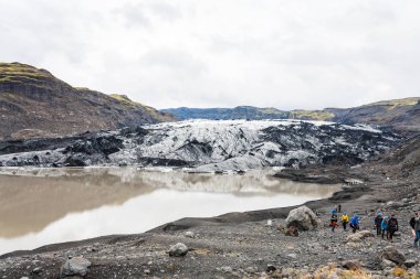 yol Solheimajokull buzula hiking üzerinde turist