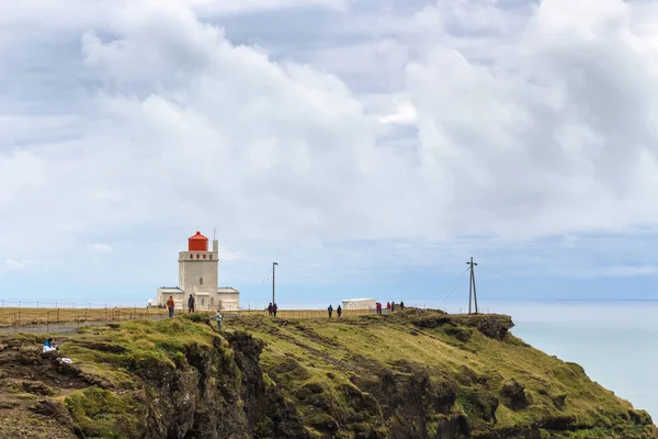 Vik feneri Dyrholaey Yarımadası'nda İzlanda — Stok fotoğraf