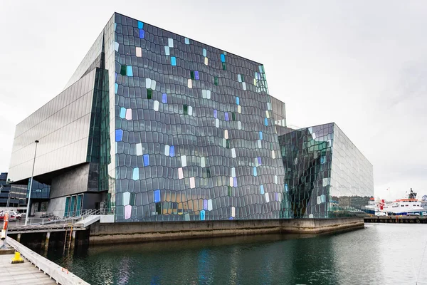 Harpa konferans Reykjavik şehir merkezinde