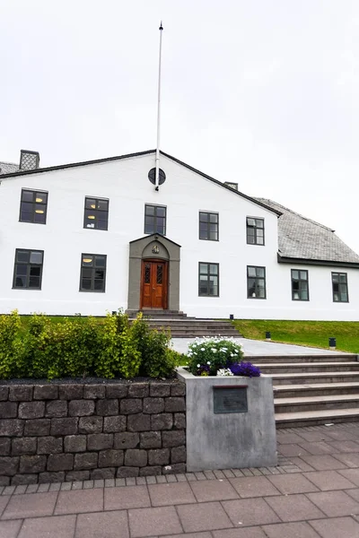 Hükümet Binası Reykjavik Laekjargata üzerinde