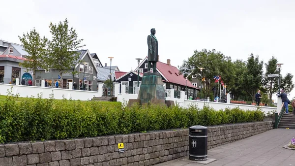 Hannes Hafstein Reykjavik şehir heykeli — Stok fotoğraf