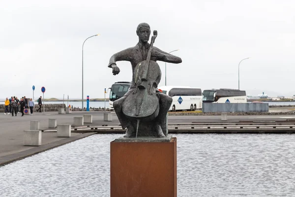 Statue of Danish cellist Erling Blondal Bengtsson — Stock Photo, Image