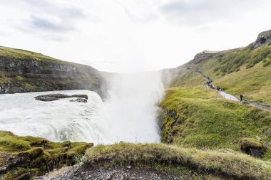Gullfoss şelale Kanyonu Olfusa'su akışı
