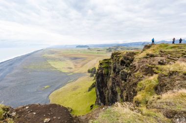 Solheimafjara siyah plaj Dyrholaey uçurum