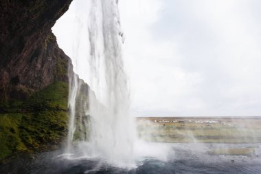 su akışı Seljalandsfoss şelale