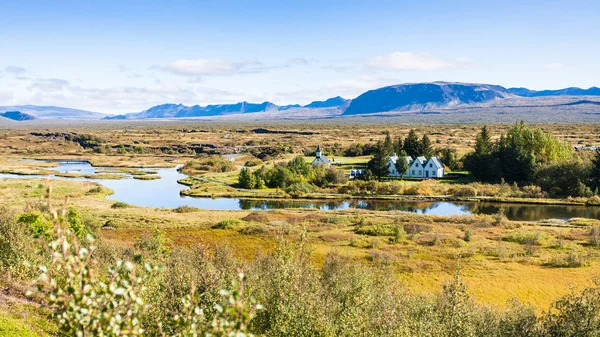 Vista panorámica del valle de la grieta en Thingvellir —  Fotos de Stock