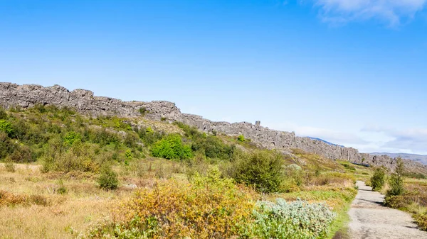 Thingvellir 국립 공원에서 곡에 경로 — 스톡 사진