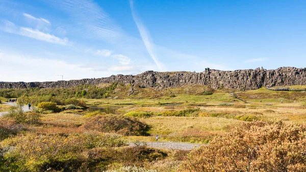 Μονοπάτι στους βράχους στην κοιλάδα rift (Thingvellir) — Φωτογραφία Αρχείου