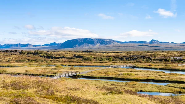 Fisura de Silfra en el valle de la grieta del parque Thingvellir — Foto de Stock