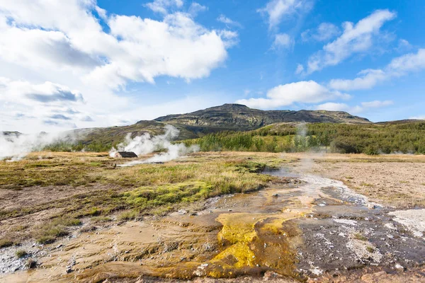 View Haukadalur geyser area in Iceland in autumn — Stock Photo, Image