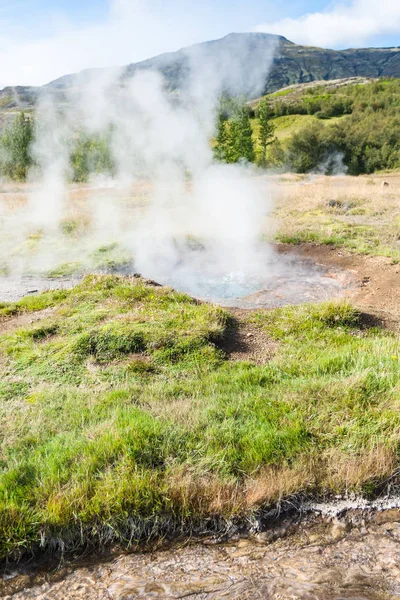 Crater in Haukadalur geyser valley in Iceland — Stock Photo, Image