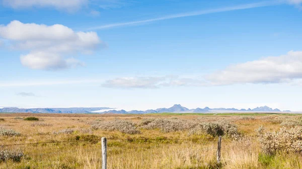 Isländisches Land entlang der Biskupstungnabraut Road — Stockfoto
