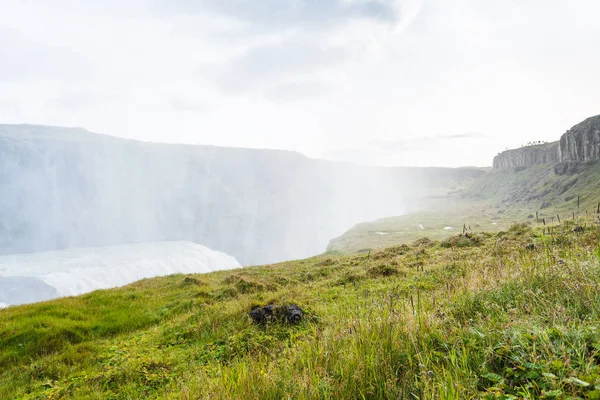 Eylül ayında Gullfoss şelale üzerinde su sprey — Stok fotoğraf