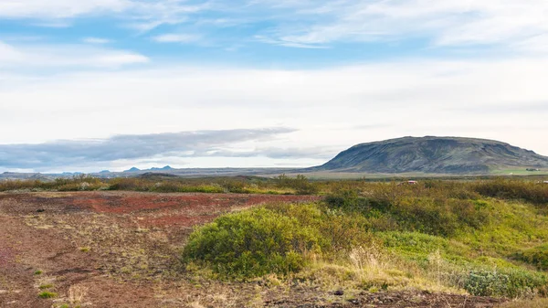 Paisaje con antiguo volcán en Islandia — Foto de Stock