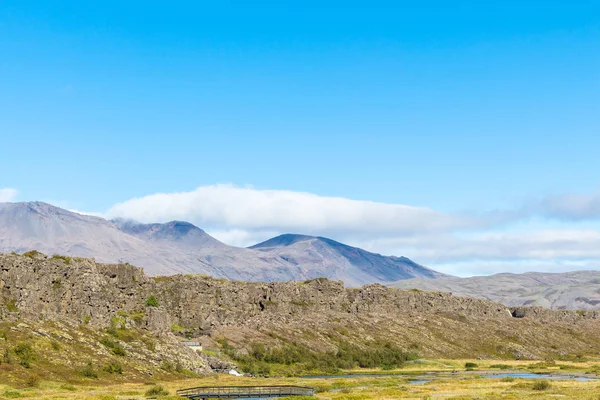 Montagne Logberg e fiume Oxara a Thingvellir — Foto Stock