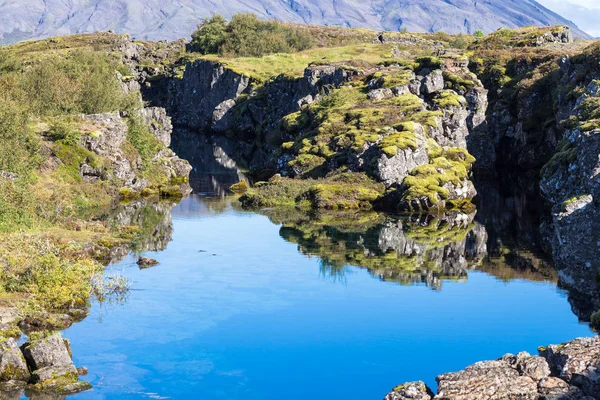 Vista sulla fessura di Silfra nella valle di Thingvellir — Foto Stock