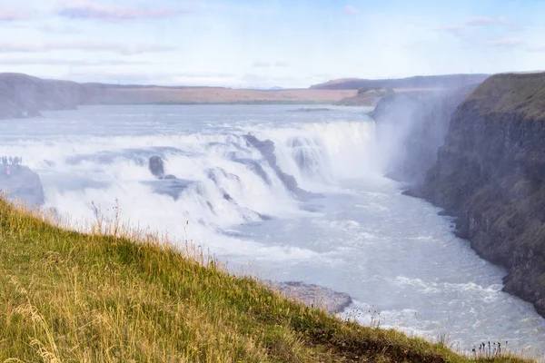 Προβολή καταρράκτη Gullfoss στον Olfusa ποταμό το φθινόπωρο — Φωτογραφία Αρχείου