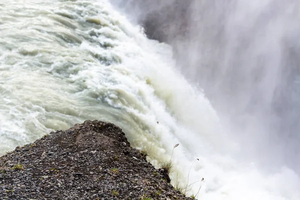 Okraji kaňonu Gullfoss vodopád na podzim — Stock fotografie