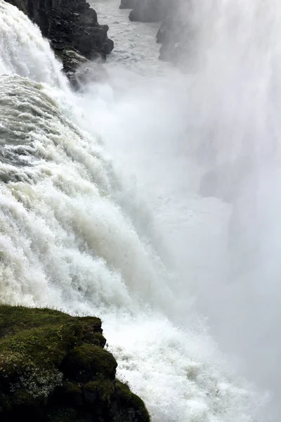Botten av ravinen av Gullfoss vattenfall — Stockfoto
