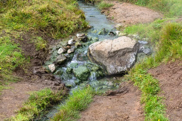 Ruisseau chaud à Hveragerdi Hot Spring River Trai — Photo