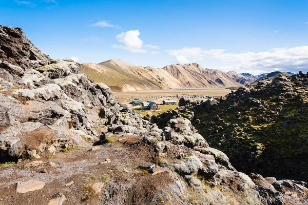 Vista do acampamento em Landmannalaugar, na Islândia — Fotografia de Stock