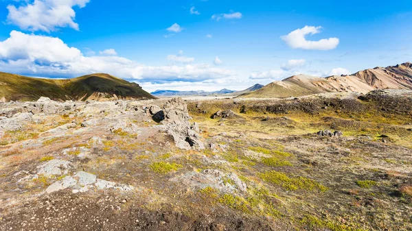 Prado de montanha em Landmannalaugar na Islândia — Fotografia de Stock