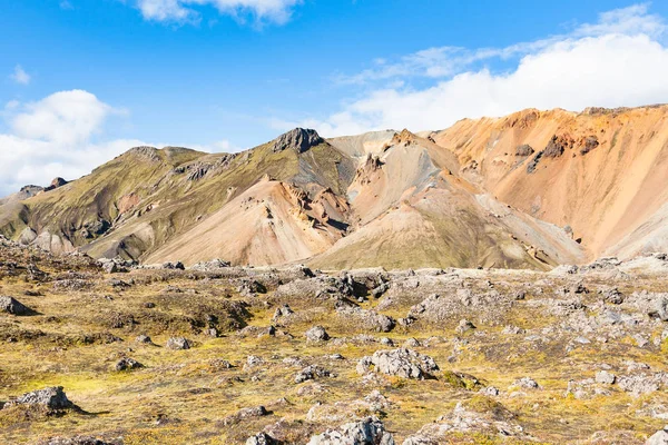 Laugahraun 熔岩场附近的火山山脉 — 图库照片