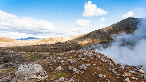 Laugahraun 火山熔岩场附近的温泉 — 图库照片