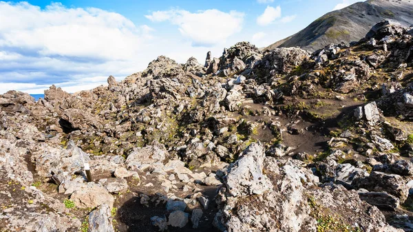 Skály na vulkanické svahu na Laugahraun lávové pole — Stock fotografie