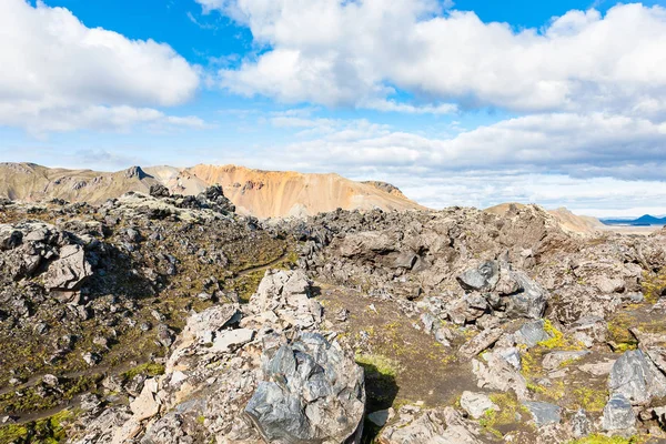 Laugahraun 화산 용암 필드에 오래 된 돌 — 스톡 사진