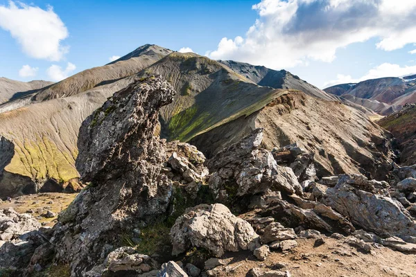 View of volcanic mountains from Laugahraun field — Stock Photo, Image