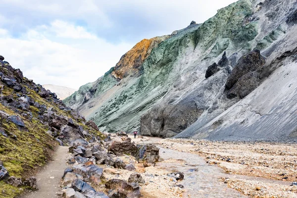 Montañas de color alrededor del cañón de Graenagil en Islandia —  Fotos de Stock