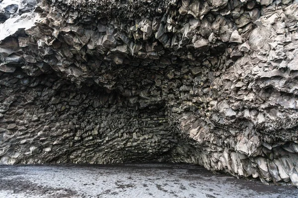 Cueva Halsanefshellir en el monte Reynisfjall —  Fotos de Stock