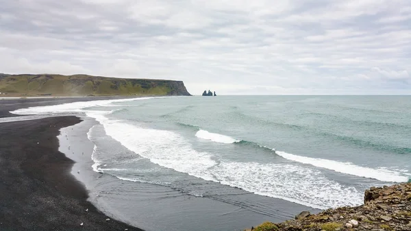 Playas de Kirkjufjara y Reynisfjara en Islandia — Foto de Stock