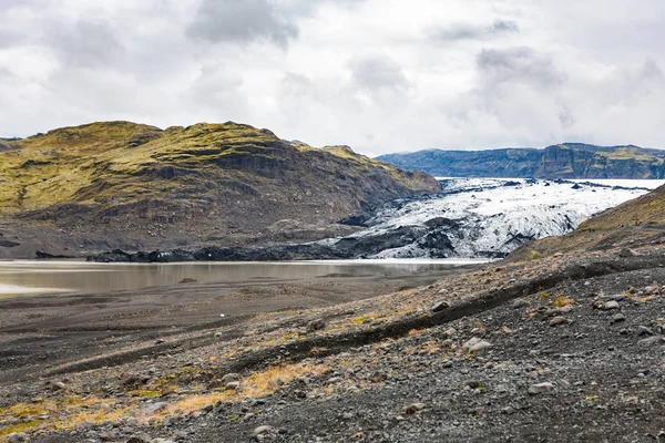 शरद ऋतु में Solheimajokull ग्लेशियर का दृश्य — स्टॉक फ़ोटो, इमेज