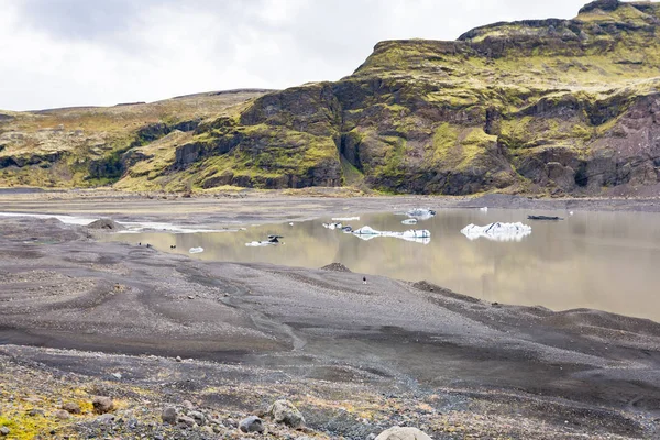 Sendero en la cama glaciar Solheimajokull — Foto de Stock