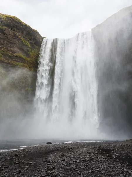 Izland Skogafoss vízesés megtekintése — Stock Fotó