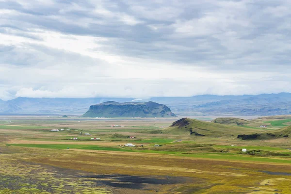 Vista de la costa volcánica de Solheimafjara en Islandia — Foto de Stock