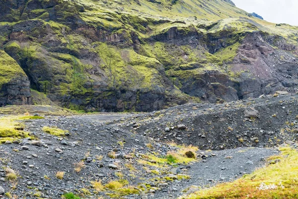 Pendiente volcánica cerca del glaciar Solheimajokull — Foto de Stock