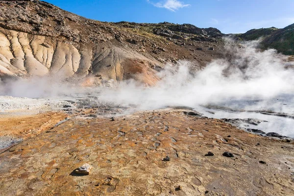 Krysuvik エリア、アイスランドの間欠泉 — ストック写真