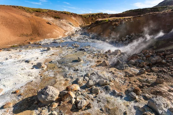 Acidic hot springs in Krysuvik area, Iceland — Stock Photo, Image