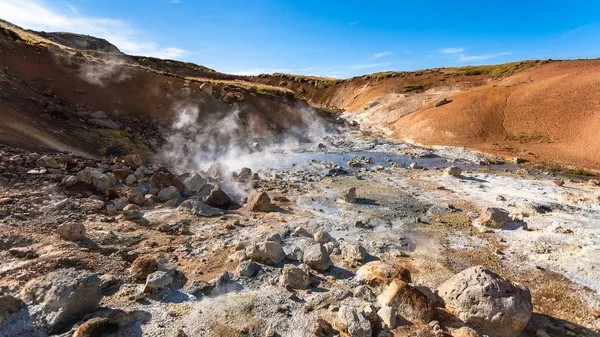 Krysuvik エリア、アイスランドの酸性泉 — ストック写真