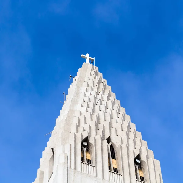 Topo da Igreja Hallgrimskirkja em Reykjavik — Fotografia de Stock