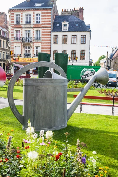 Moderní výzdoba zahrady Jardin Ephemere v Boulogne — Stock fotografie