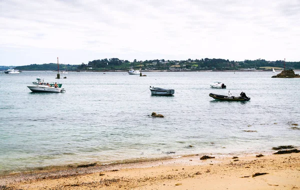 Brehat komün Guerzido beach civarındaki tekneler — Stok fotoğraf
