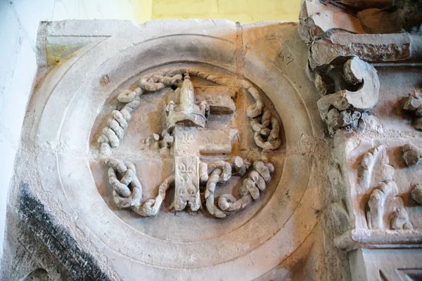 Relief des Wappens im c chateau de chambord — Stockfoto