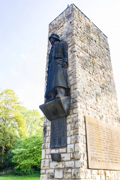 Monument in park van Gerolstein stad — Stockfoto