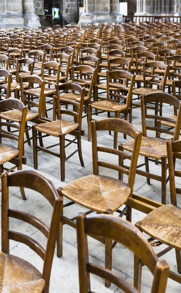 Chaises dans la cathédrale de Reims (Notre-Dame de Reims ) — Photo